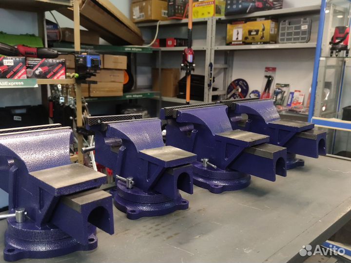 Тиски слесарные поворотные 200 мм чугунные