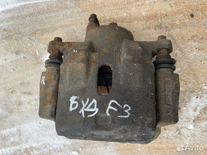 Byd f3 суппорт передний правый