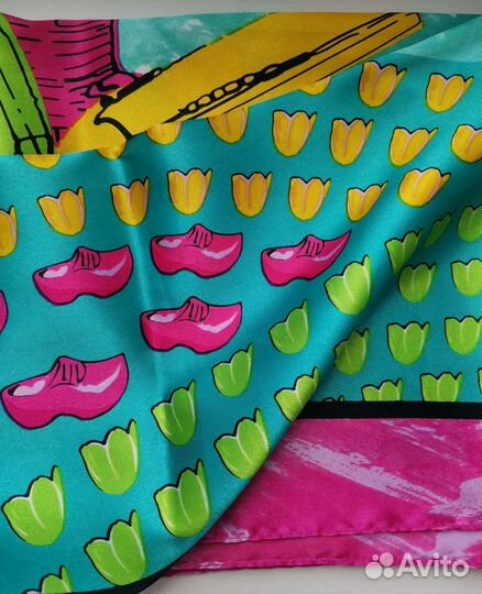 Яркий шарф из Голландии