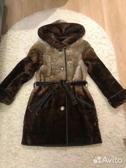 Шуба мутоновая с капюшоном