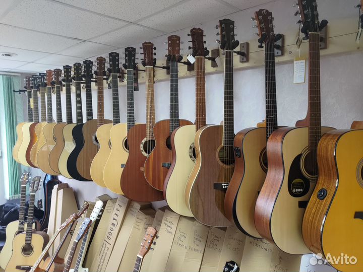 Гитара новая