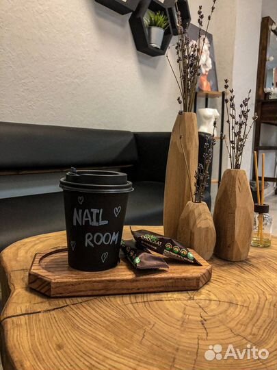 Маникюр с покрытием гель-лаком