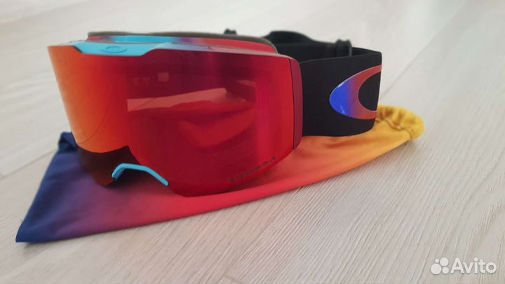 Горнолыжные очки oakley