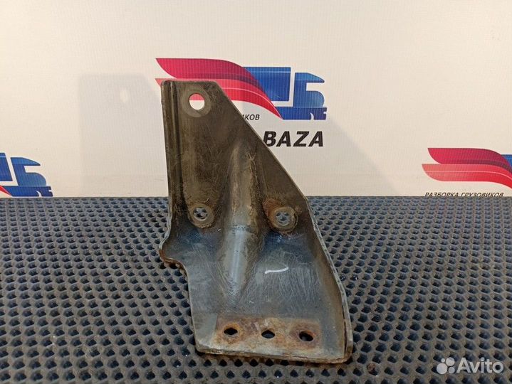 1674054 Кронштейн радиатора левый