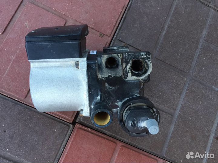 Насос Grundfos Up015-40