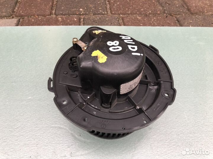 Моторчик печки на Audi 80 B4