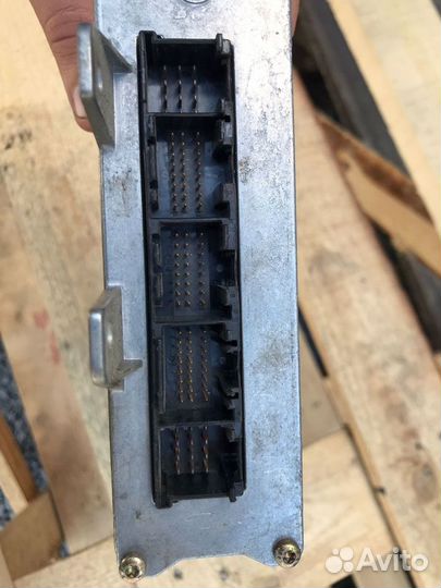 8D0907557B Блок управления двигателем Audi A4 B5