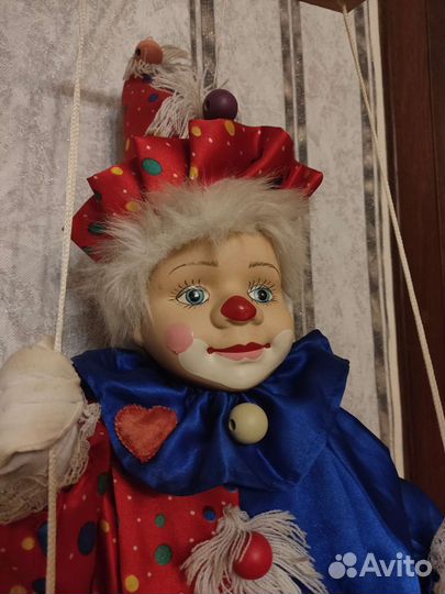 Кукла фарфоровая клоун