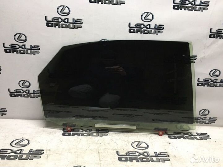 Стекло двери прав. зад. Lexus NX200