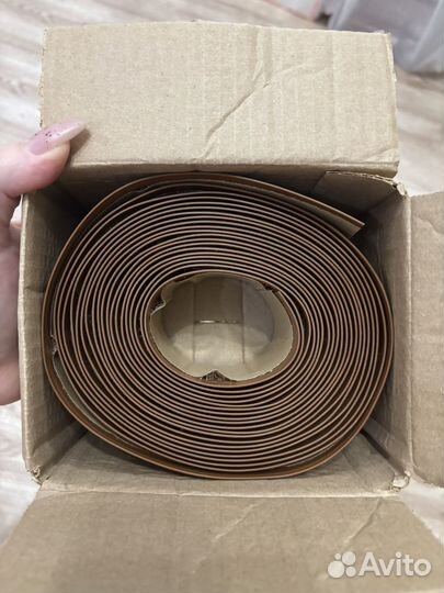 Гибкий плинтус самоклеящийся