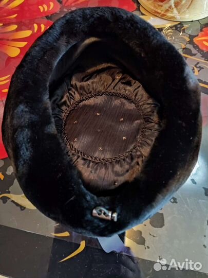 Берет женский из мутона