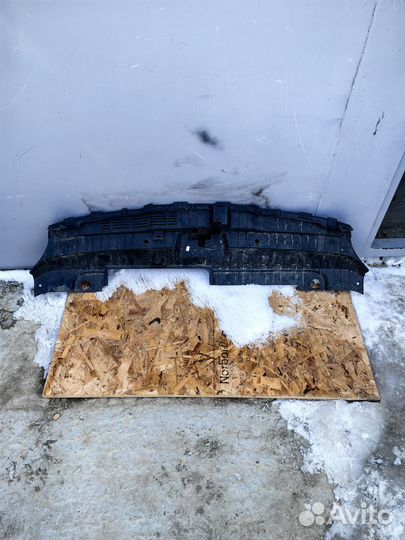 Накладка замка капота Kia k5 DL3