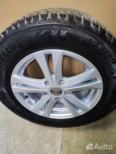 Michelin X-Ice 3 215/65 R16 22