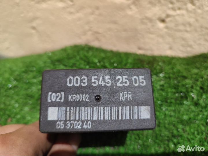 Реле бензонасоса Mercedes-Benz w124, w201 m103