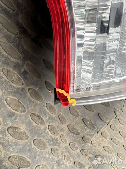 Фонарь задний левый Nissan Almera G15 сдефектом