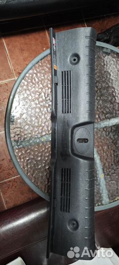 Накладка замка багажника KIA stinger