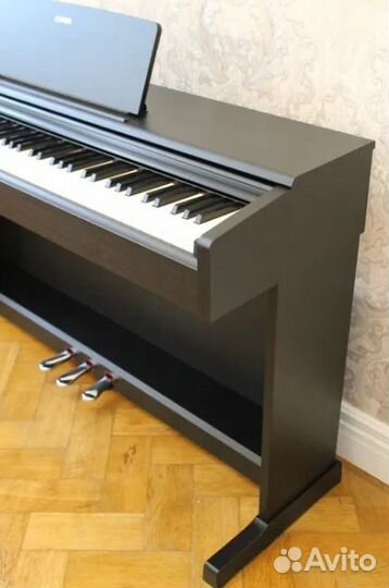 Yamaha YDP-144 B Arius