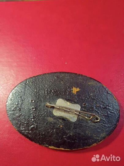 Брошь на дереве СССР