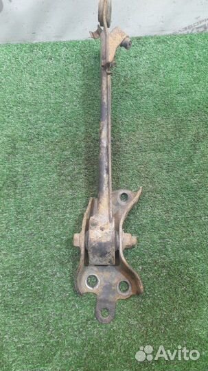 Рычаг задний левый Toyota Rav4 A40 2.0 diesel 2013