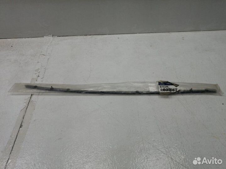 Молдинг лобового стекла левый Hyundai I30