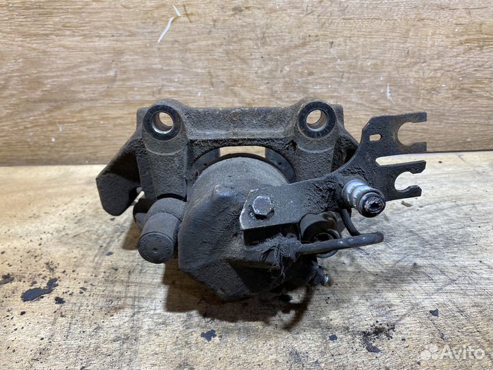 Суппорт передний правый Audi A6 C5 дорест S83