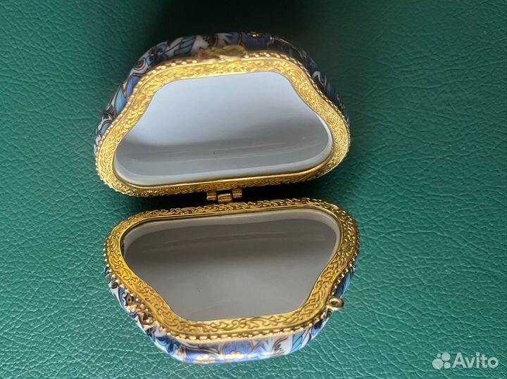 Шкатулка для украшений фарфоровая