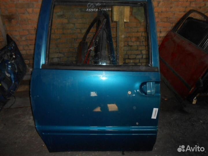 Дверь задняя правая Nissan Serena