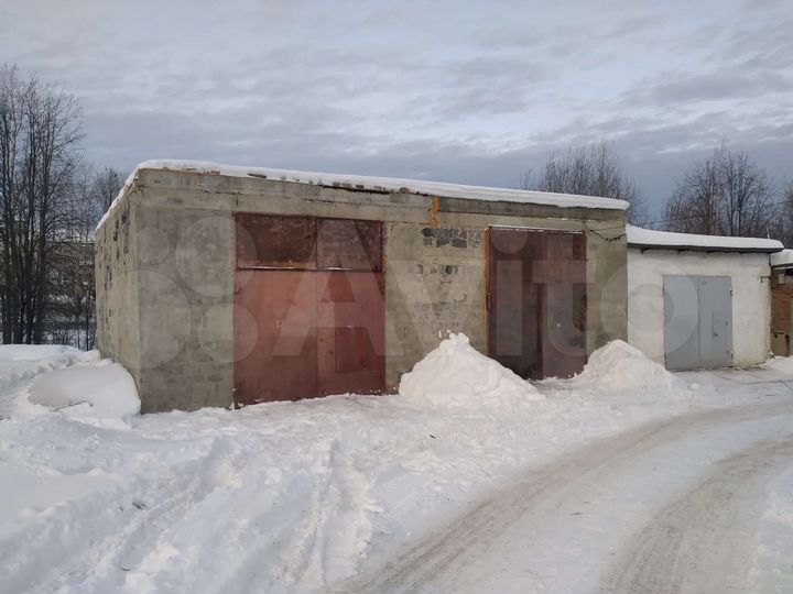 Гараж, > 30 м²