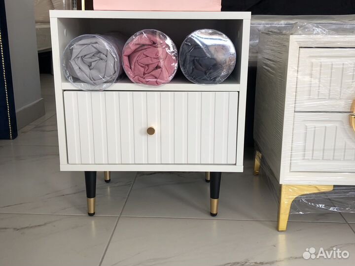 Тумба прикроватная