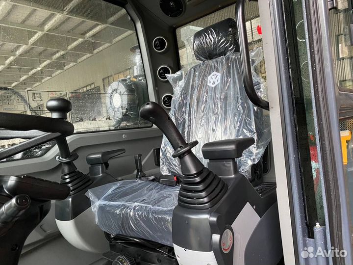 Колёсный экскаватор XINYUAN C100, 2023