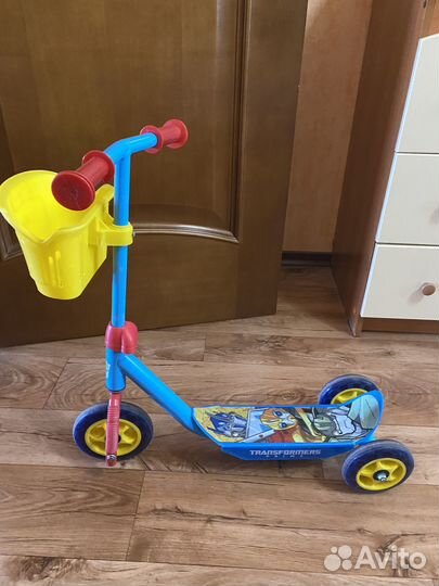 Самокат трехколёсный с корзинкой
