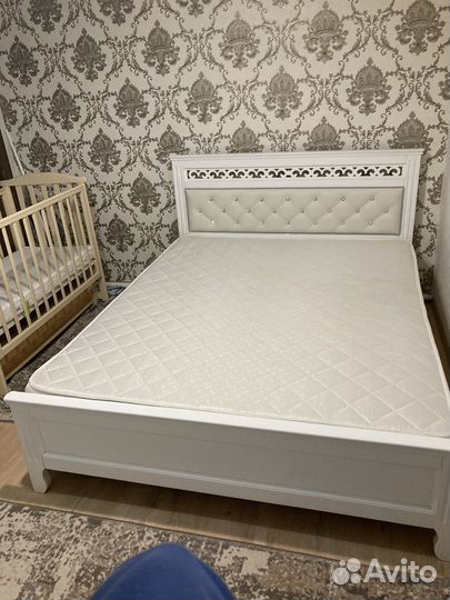 Спальный гарнитур с матрасом