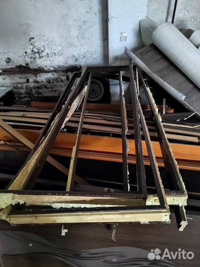 Продам 2 шкафа,плиту, линолеум, двери 5 штук