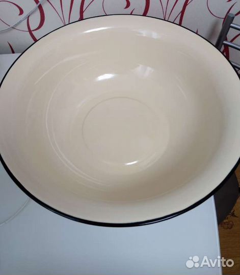 Эмалированный таз