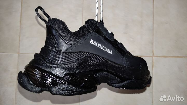 Balenciaga Triple s