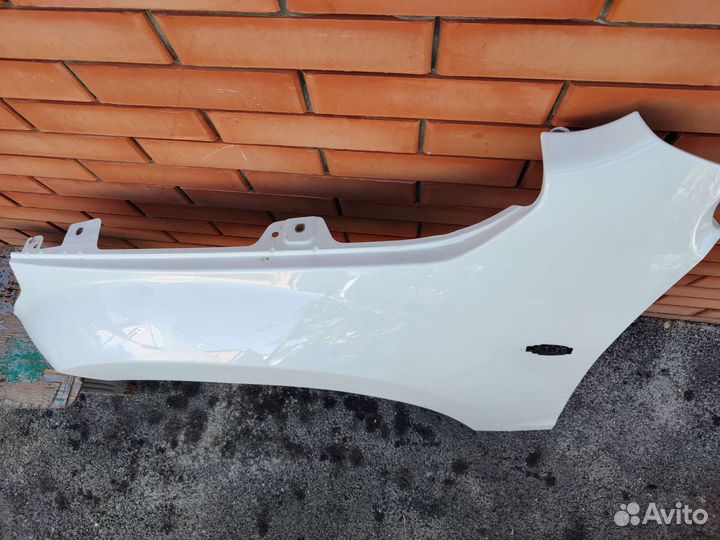 Крыло переднее левое Suzuki grand Vitara