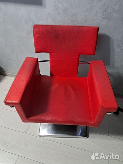 Парикмахерское кресло бу