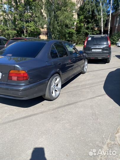 Машина BMW e39