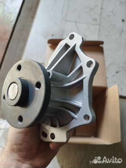 Помпа на toyota rav4 4