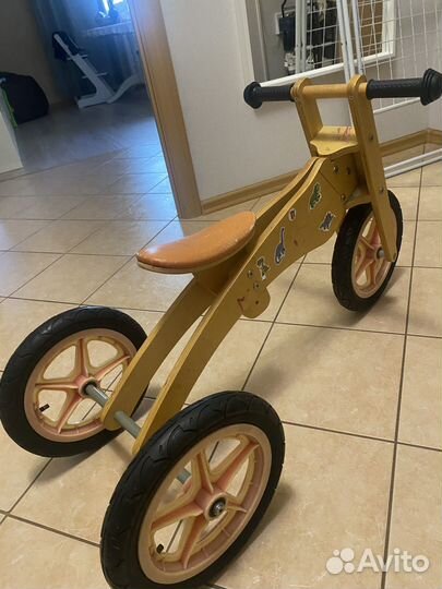 Беговел трехколесный