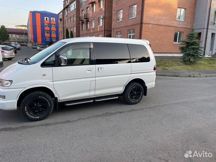 Mitsubishi Delica 3.0 AT, 2005, 200 000 км