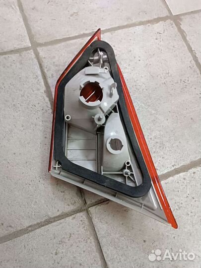 Задний левый фонарь ford focus 3