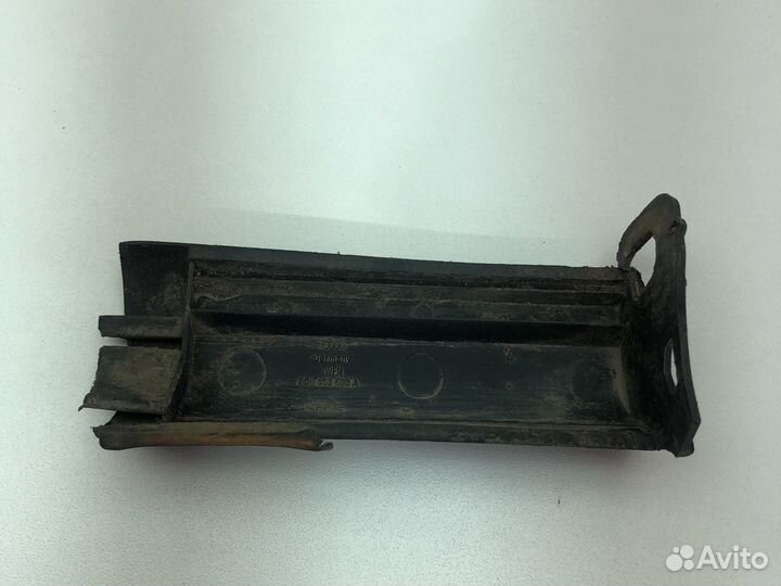 Молдинг порога крыла Audi a4 b5 8D0853580A