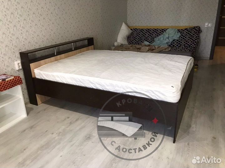 Кровать двуспальная
