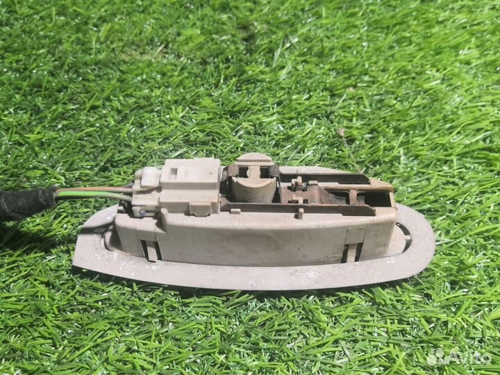 Плафон освещения салона задний левый Volvo s40 1