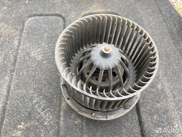 Моторчик отопителя Renault Logan седан 1.6 2010