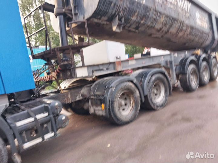 Scania 4-Series с полуприцепом, 2004