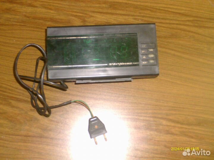 Часы настольные 