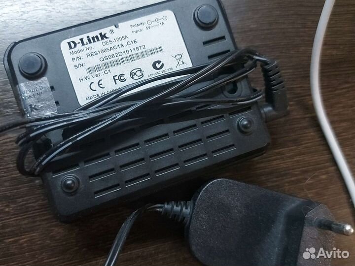 Свич, коммутатор, хаб, D-link 1005A