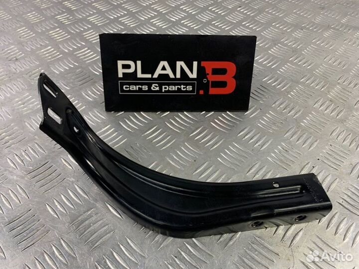 Крепление фары переднее правое Mercedes-Benz